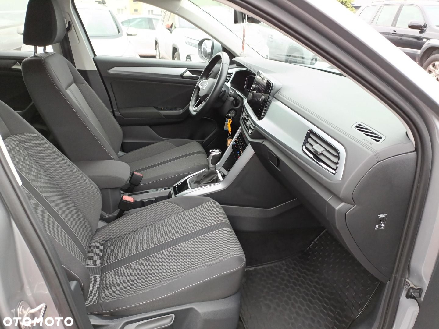 Volkswagen T-Roc - 13
