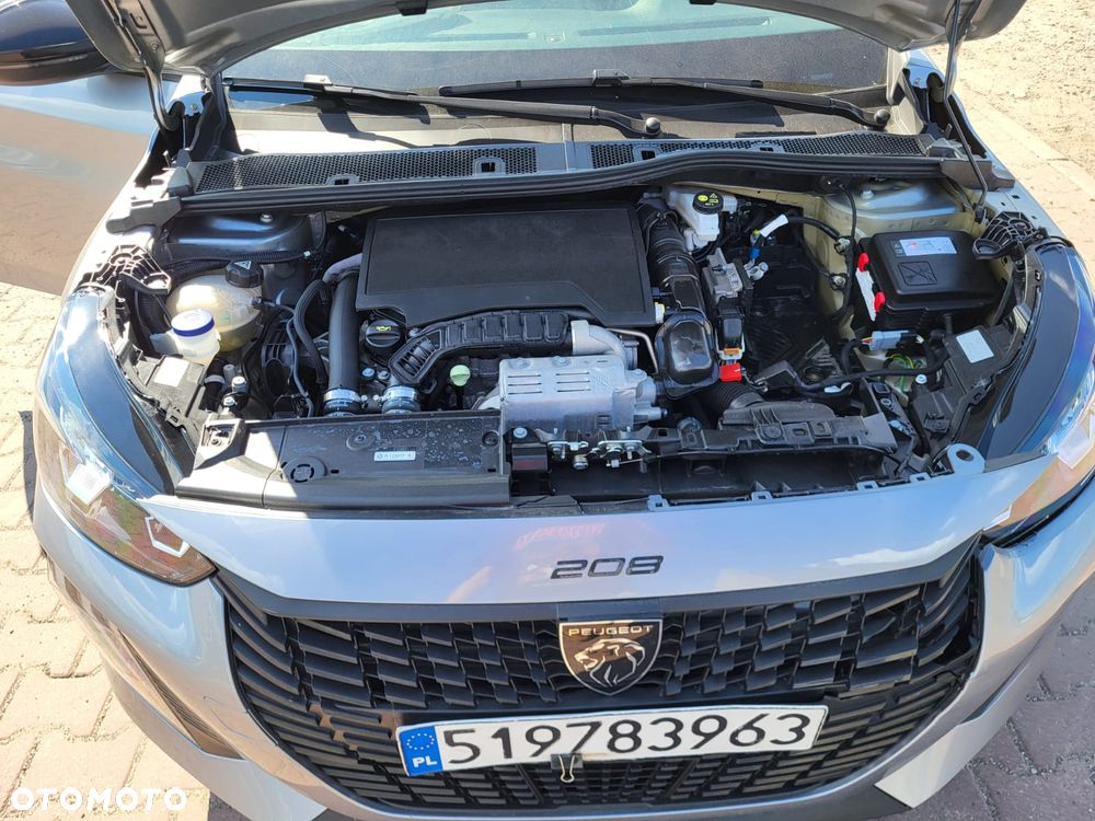 Peugeot 208 Benzin 100 Allure - 24