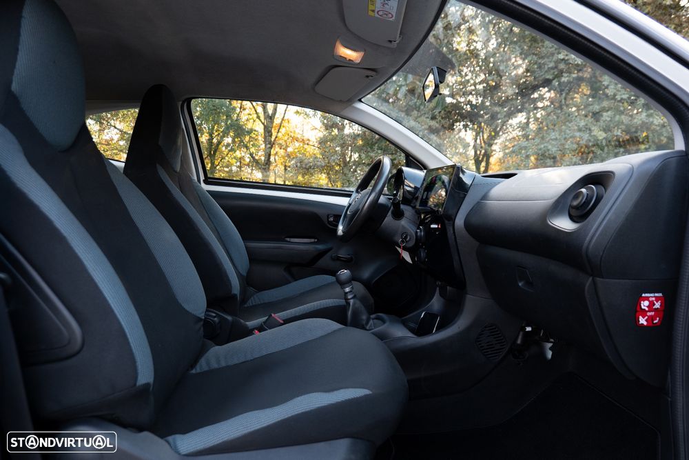 Toyota Aygo x-play Eco - 10