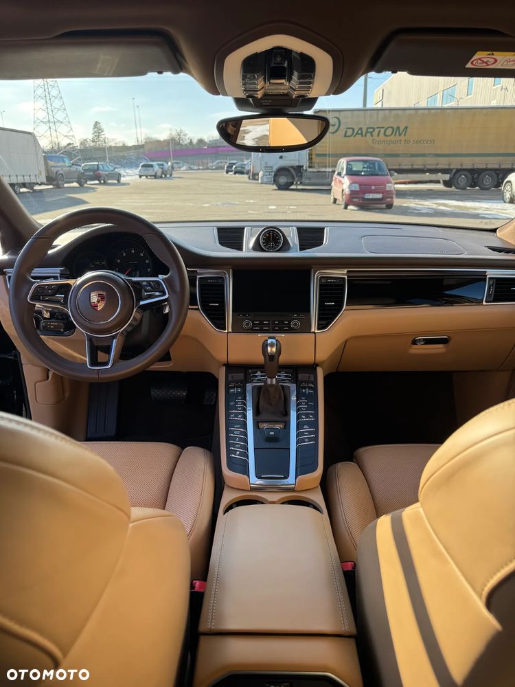Porsche Macan - 10