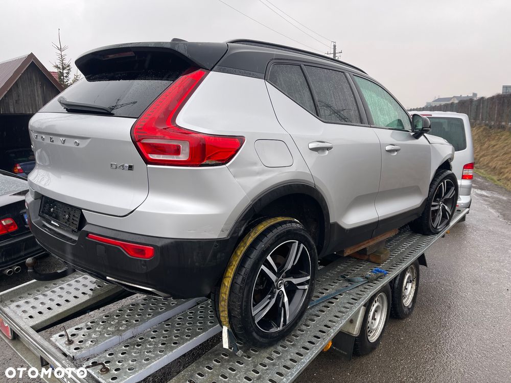 Volvo XC 40 D4 AWD Geartronic R-Design - 1