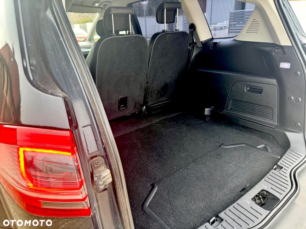 Ford S-Max - 17