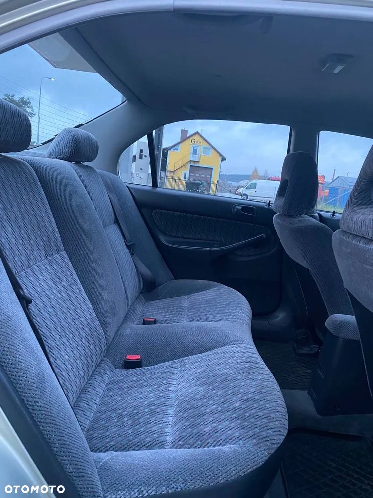 Honda Civic 1.4i S - 8