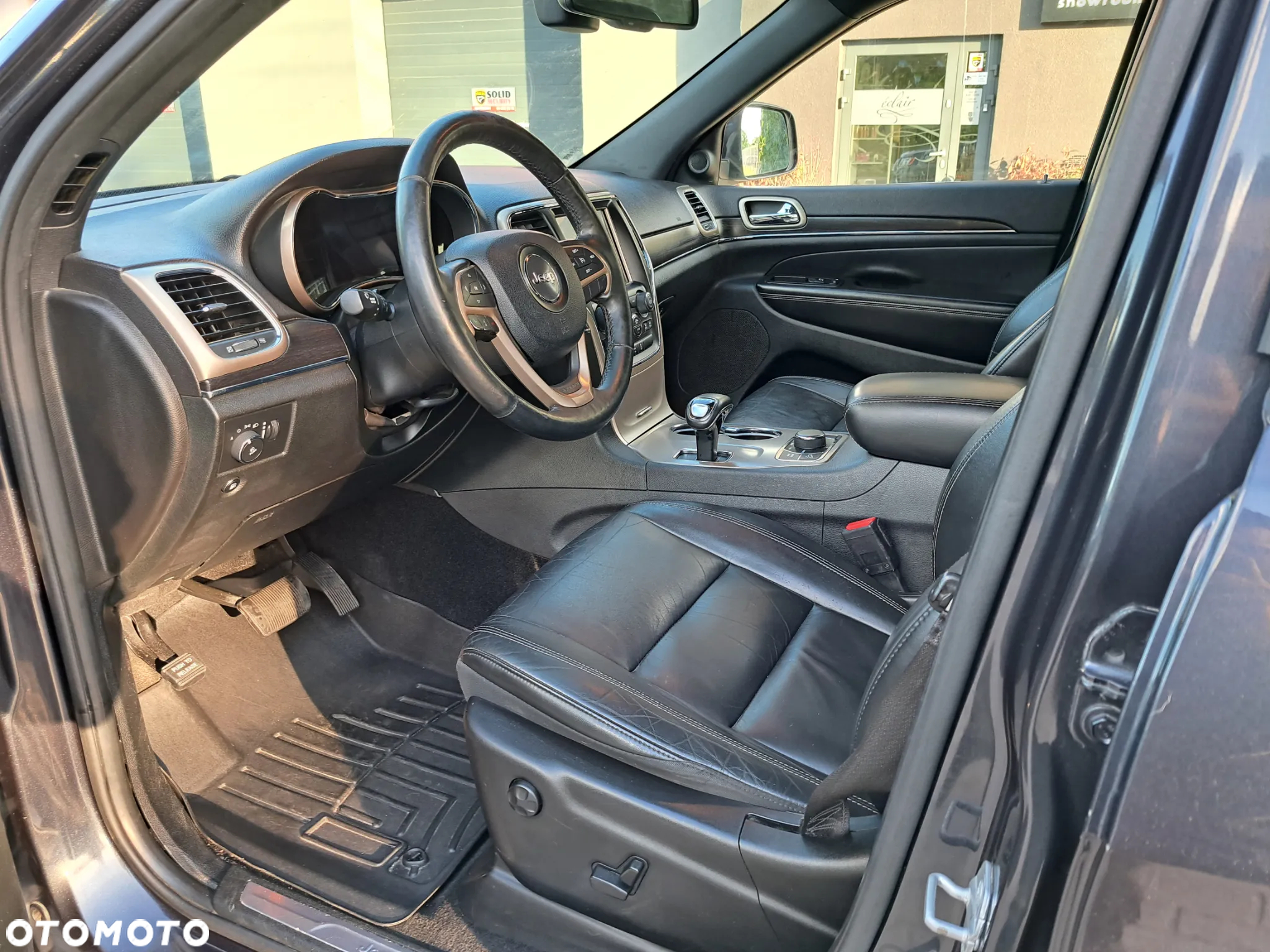 Jeep Grand Cherokee - 13