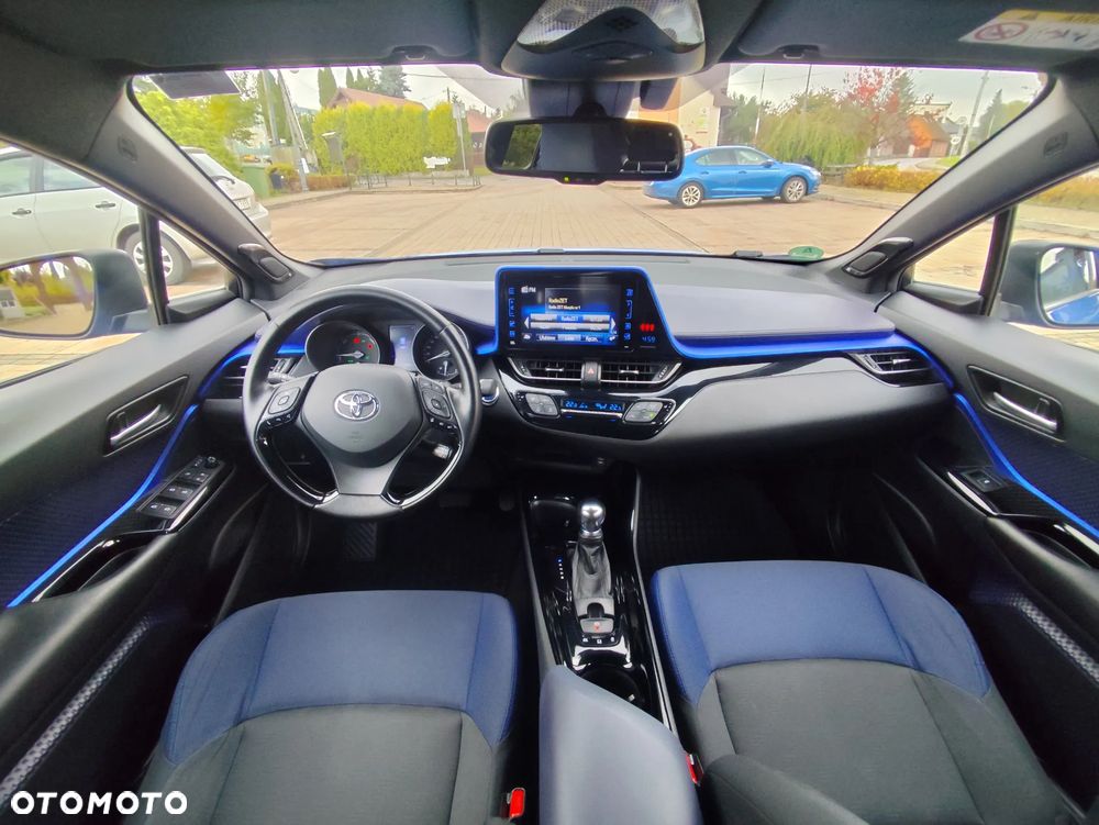 Toyota C-HR Hybrid Style Selection - 8