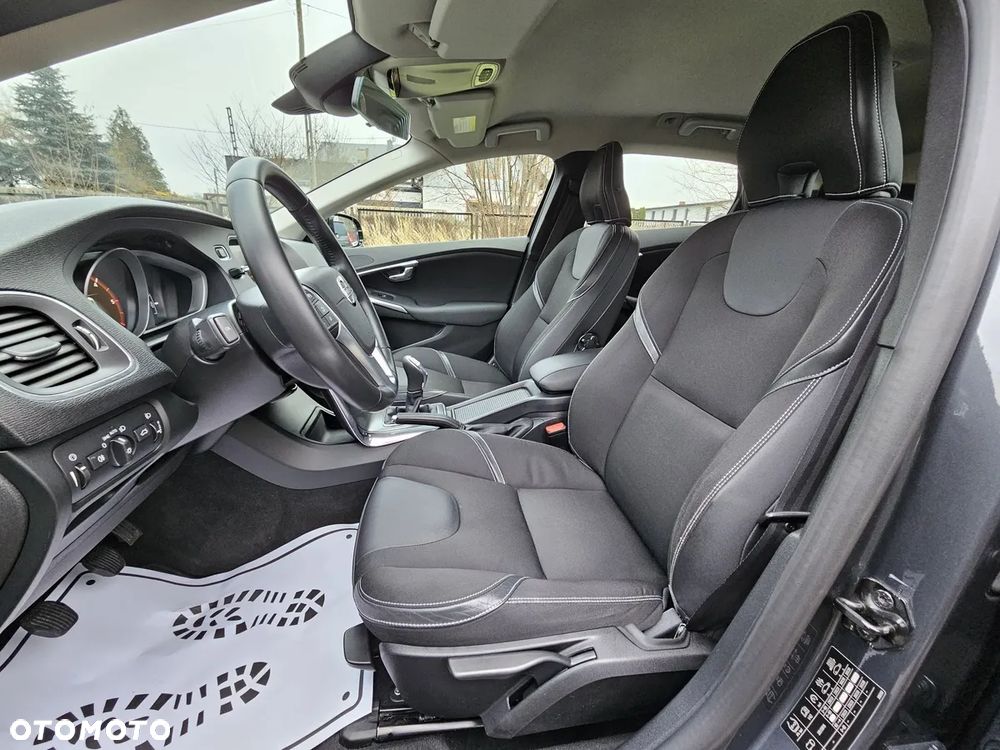 Volvo V40 D2 - 13