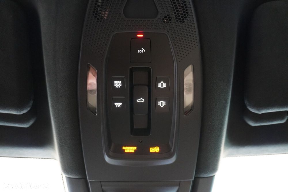 Porsche Cayenne - 34