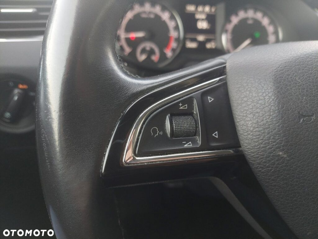 Skoda Octavia 2.0 TDI Ambition DSG - 6