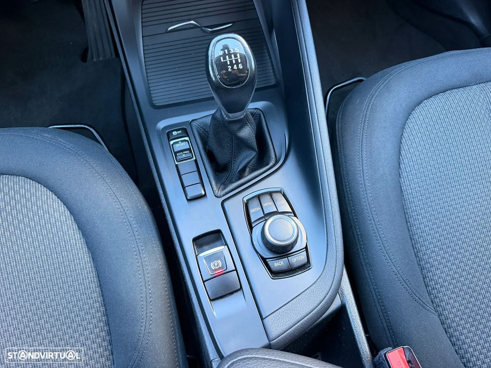 BMW X1 sDrive18i Advantage - 12
