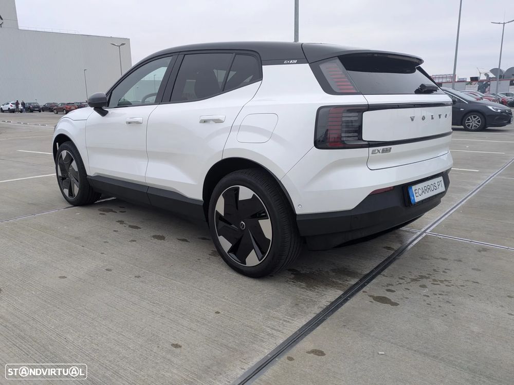 Volvo EX30 Single Motor Extended Range RWD Ultra - 10