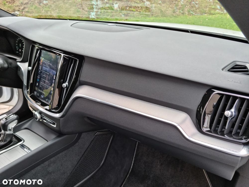 Volvo S60 T4 R-Design - 23
