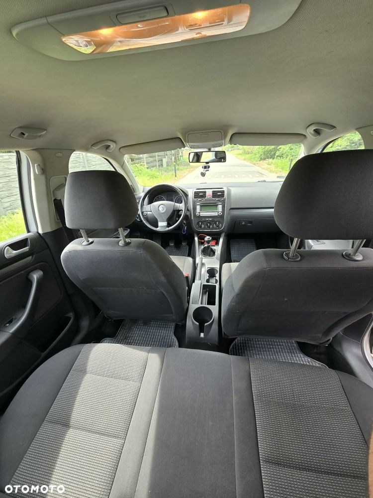 Volkswagen Jetta - 7