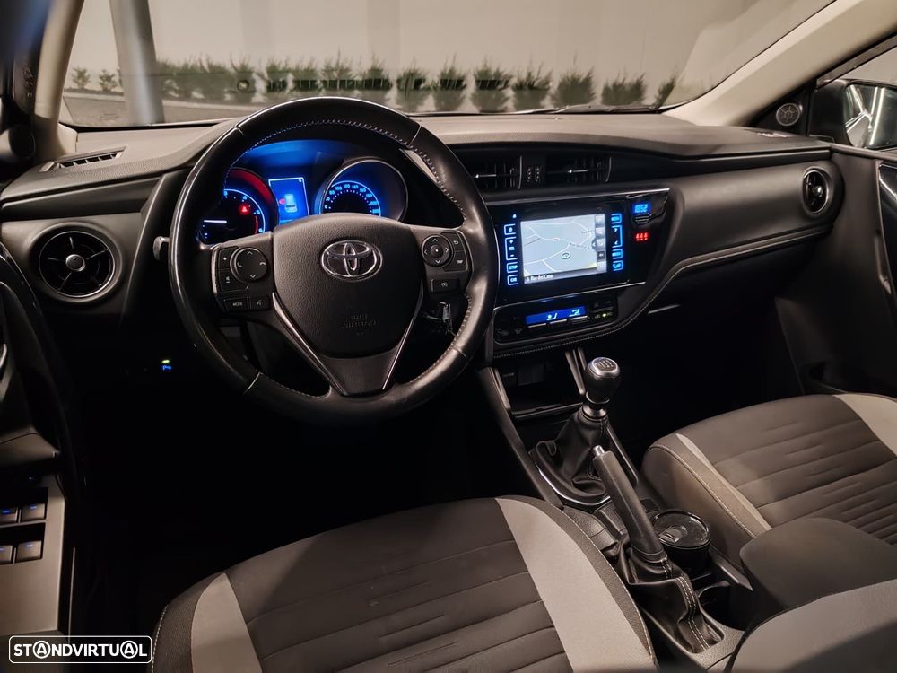 Toyota Auris Touring Sports 1.4 D-4D C.+P.Sport+Navi - 15