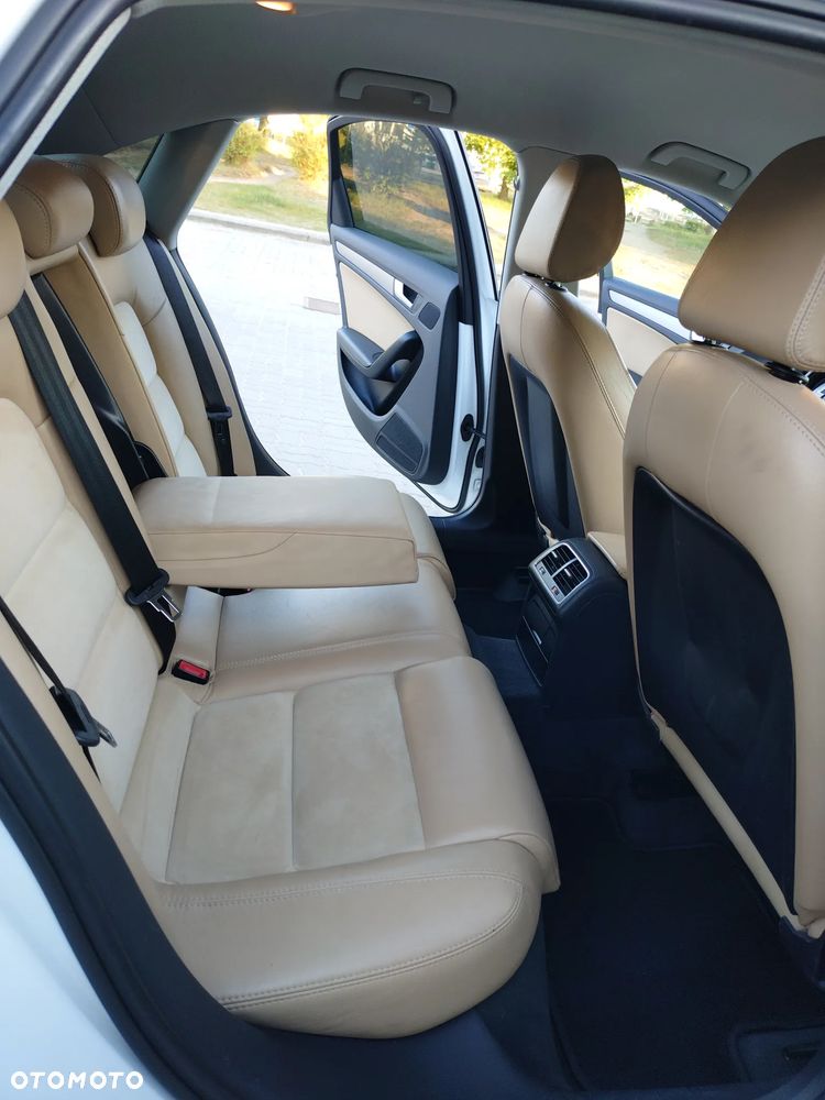 Audi A4 Limousine - 10