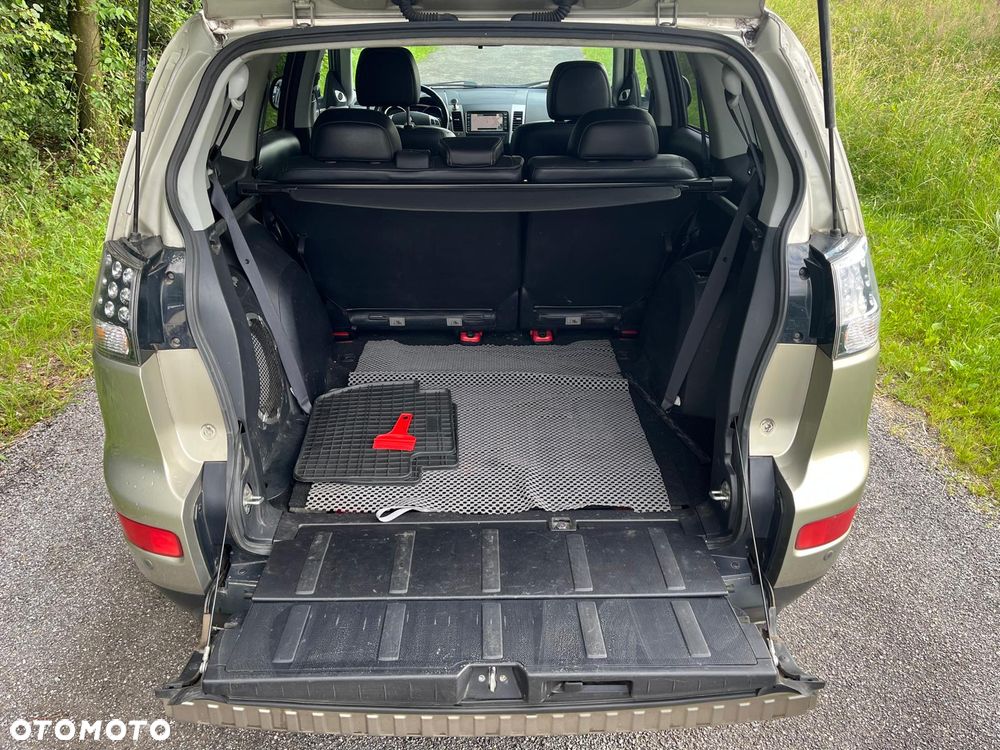Mitsubishi Outlander 2.0 DID Instyle NAVI - 13