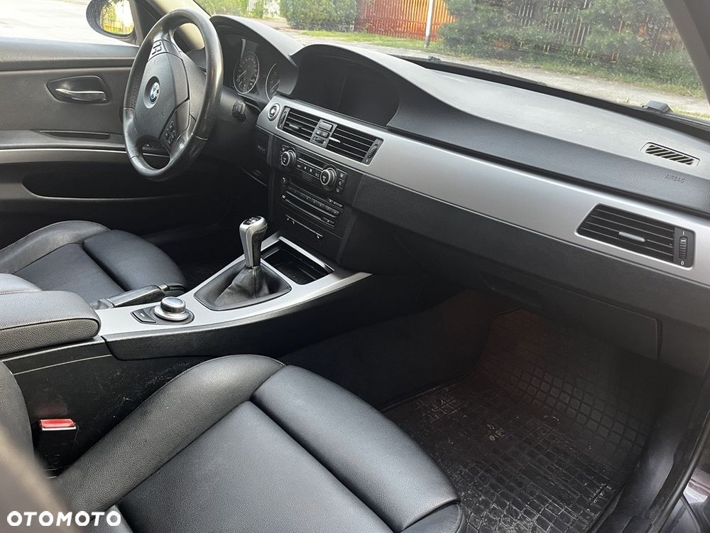 BMW Seria 3 325i - 3