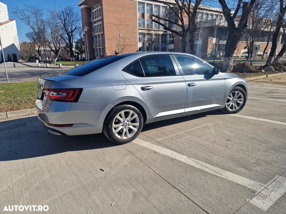 Skoda Superb 2.0 TDI DSG 4X4 Sportline - 2