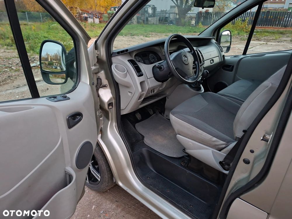 Opel Vivaro - 11