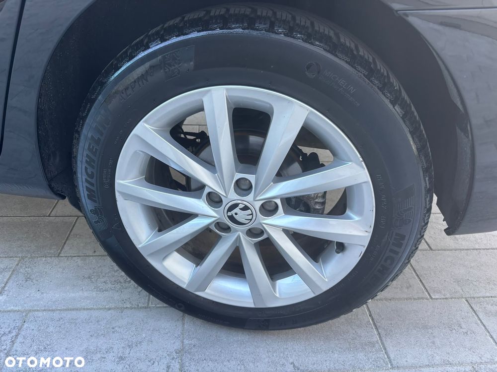 Skoda RAPID 1.0 TSI Style - 13