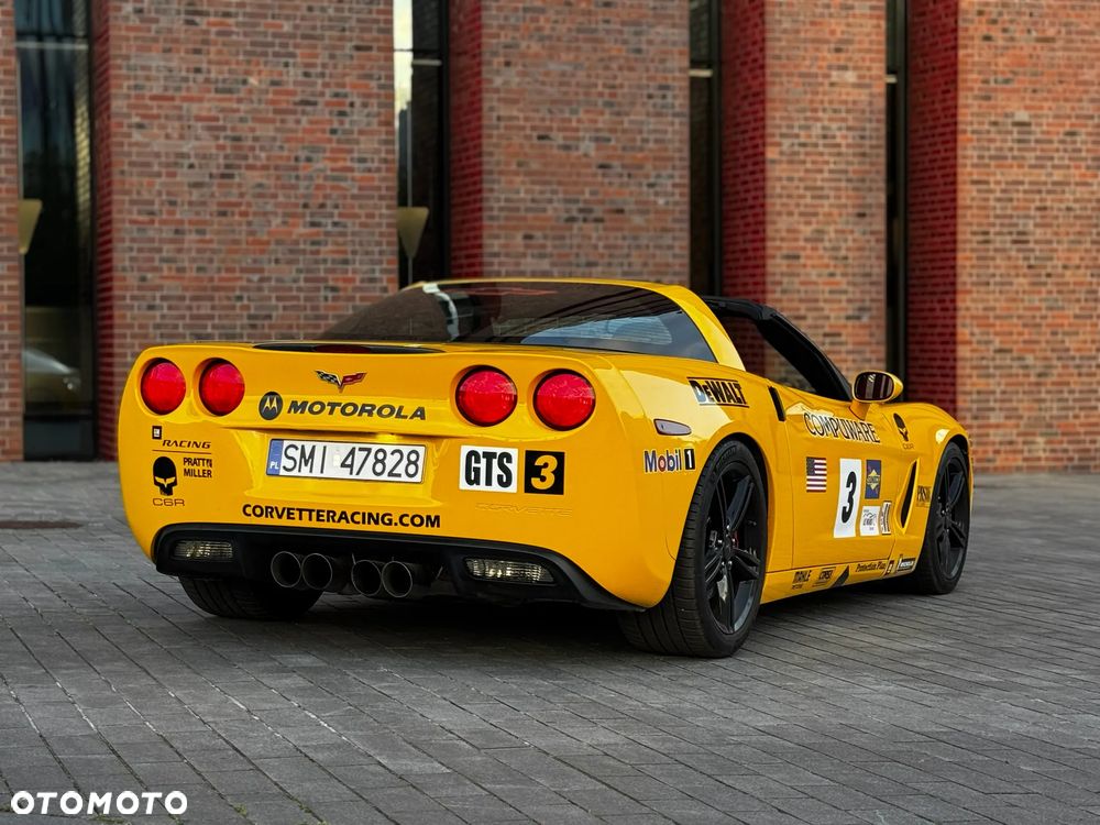 Chevrolet Corvette - 25