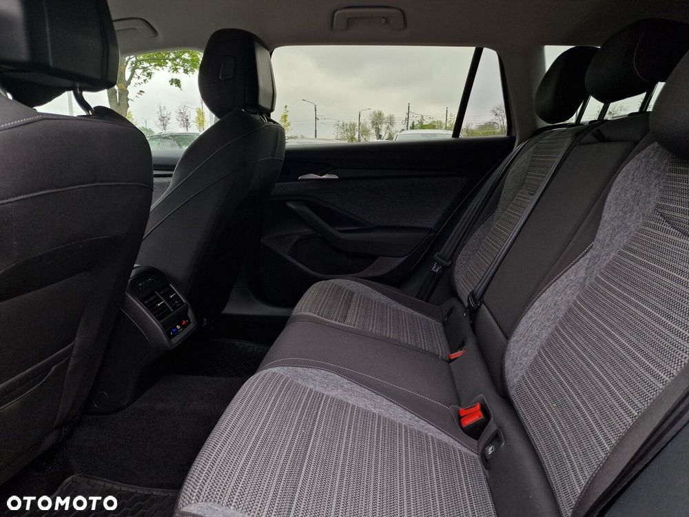 Skoda Superb 1.5 TSI mHEV Selection DSG - 13