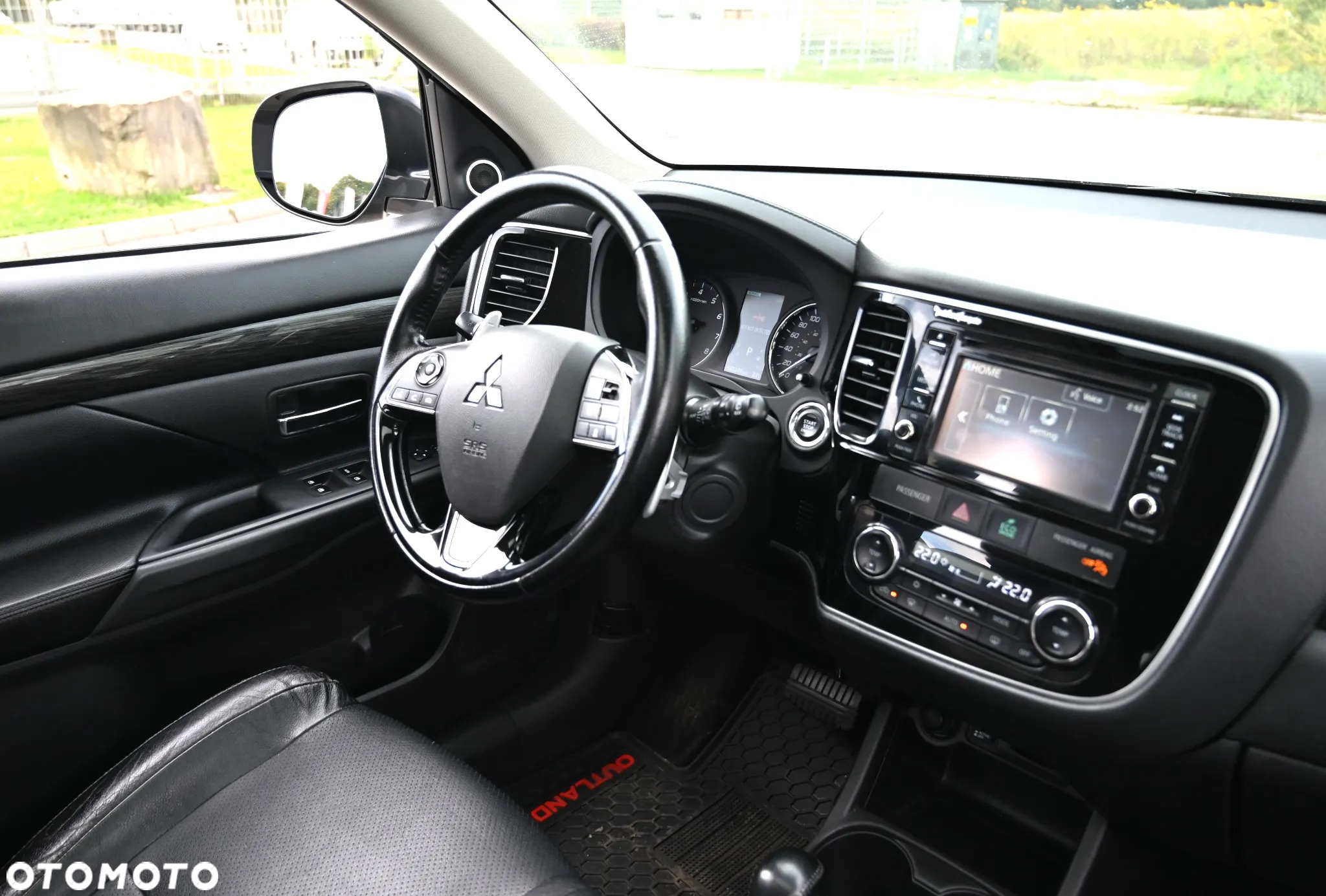 Mitsubishi Outlander - 22