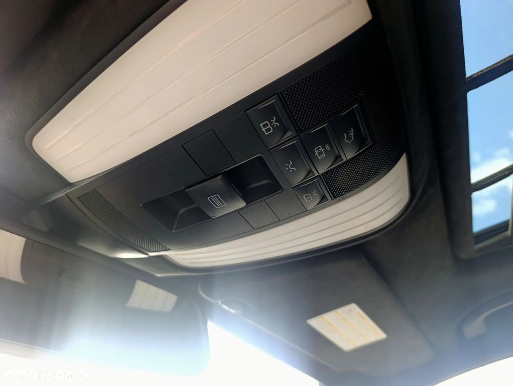 Mercedes-Benz Klasa E 500 7G-TRONIC Avantgarde - 23