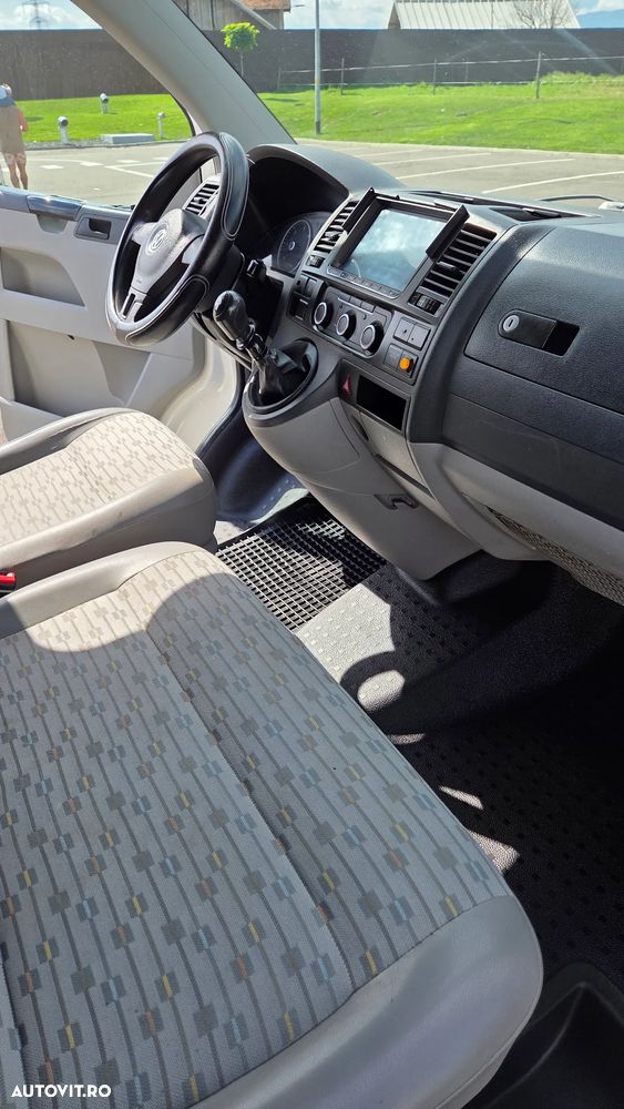 Volkswagen Transporter Multivan Comfortline Scurt - 16
