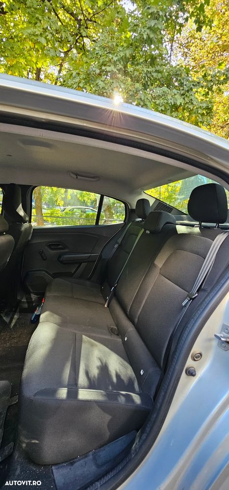 Dacia Logan TCe 90 Essential - 10