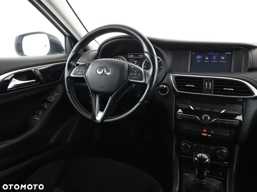 Infiniti Q30 - 17
