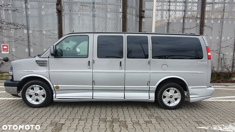 Chevrolet Express - 5