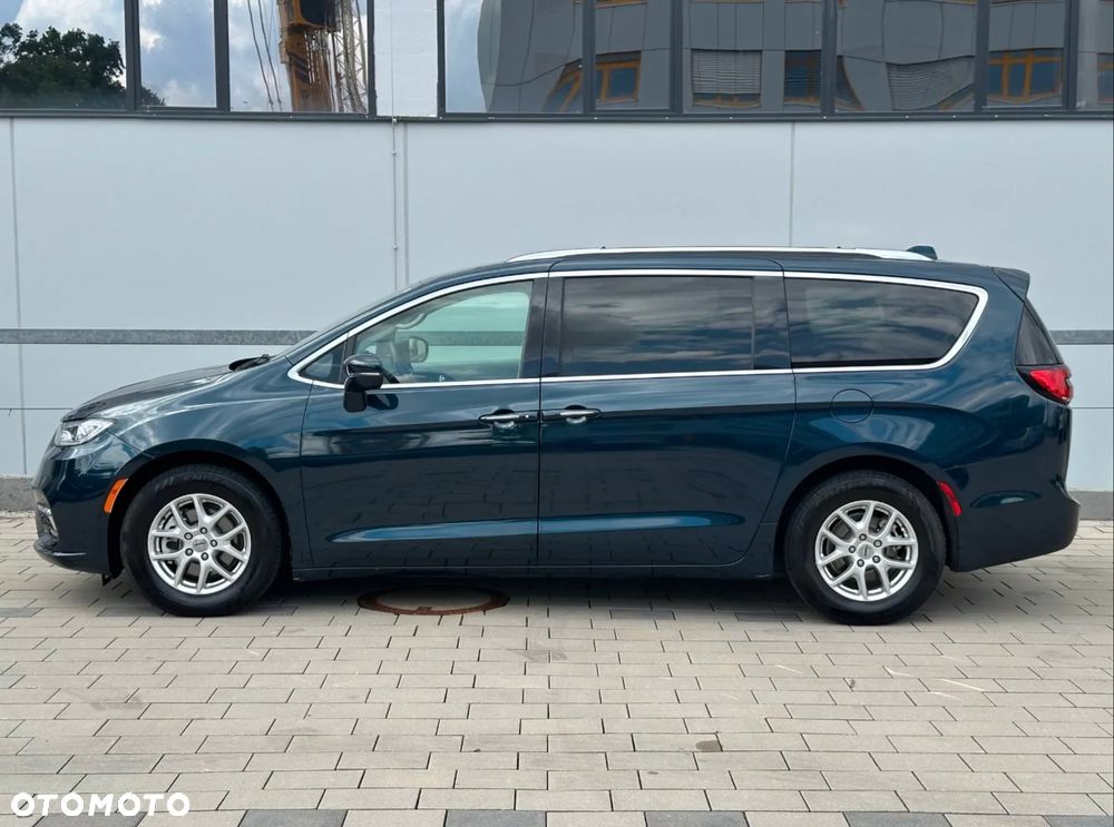 Chrysler Pacifica - 16