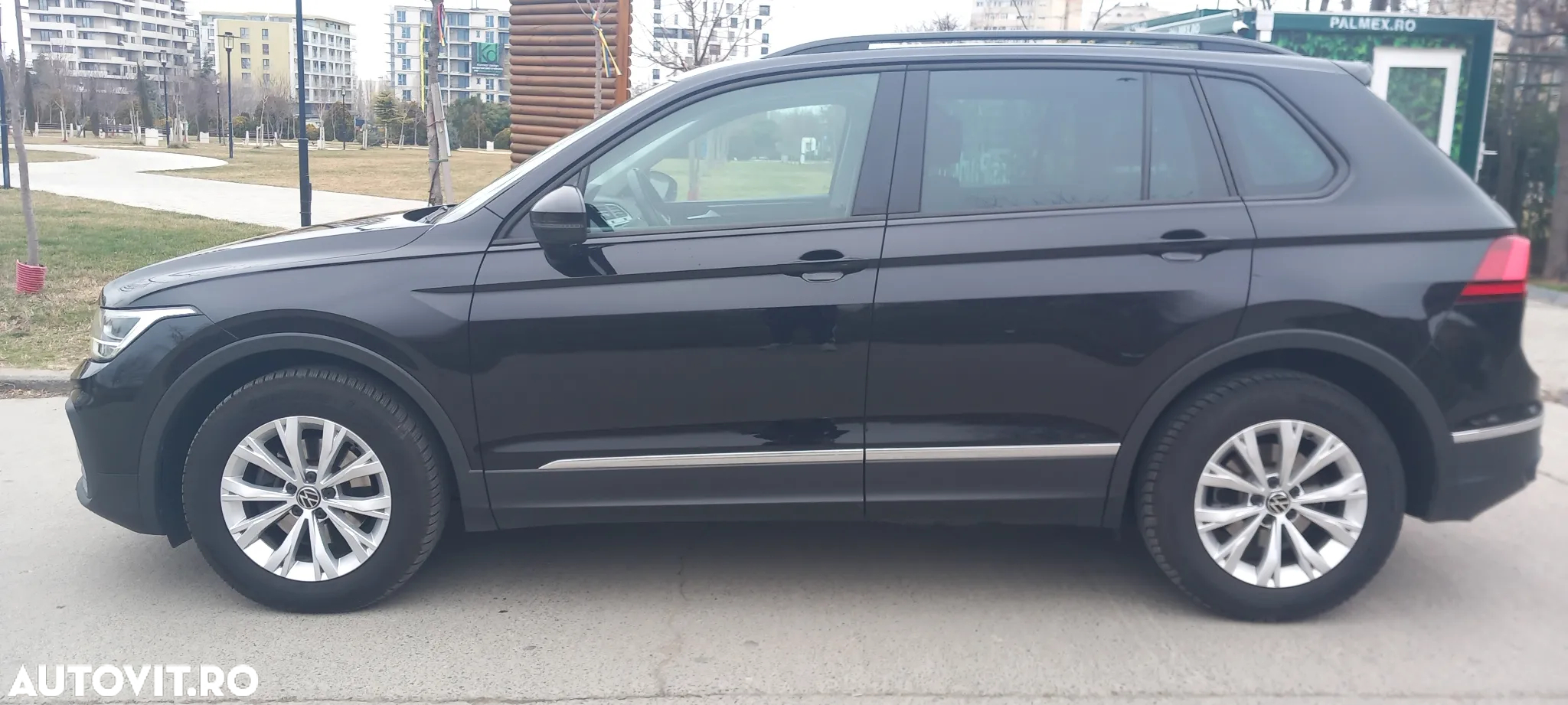Volkswagen Tiguan - 11