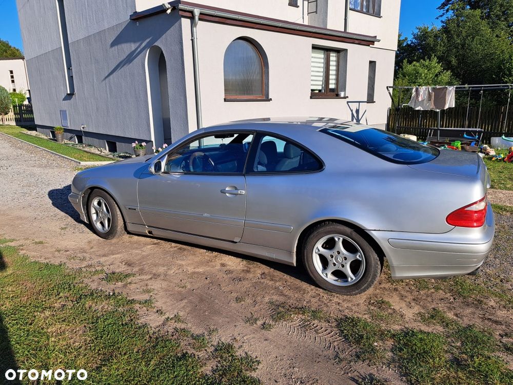 Mercedes-Benz CLK - 4