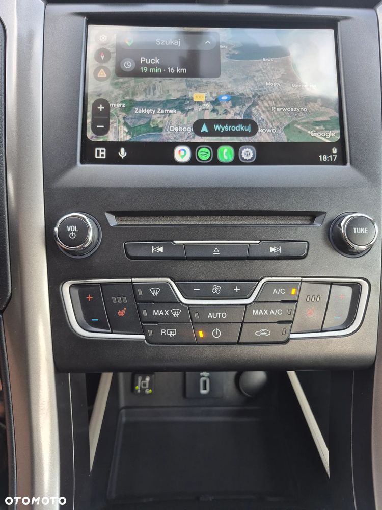 Ford Fusion - 26