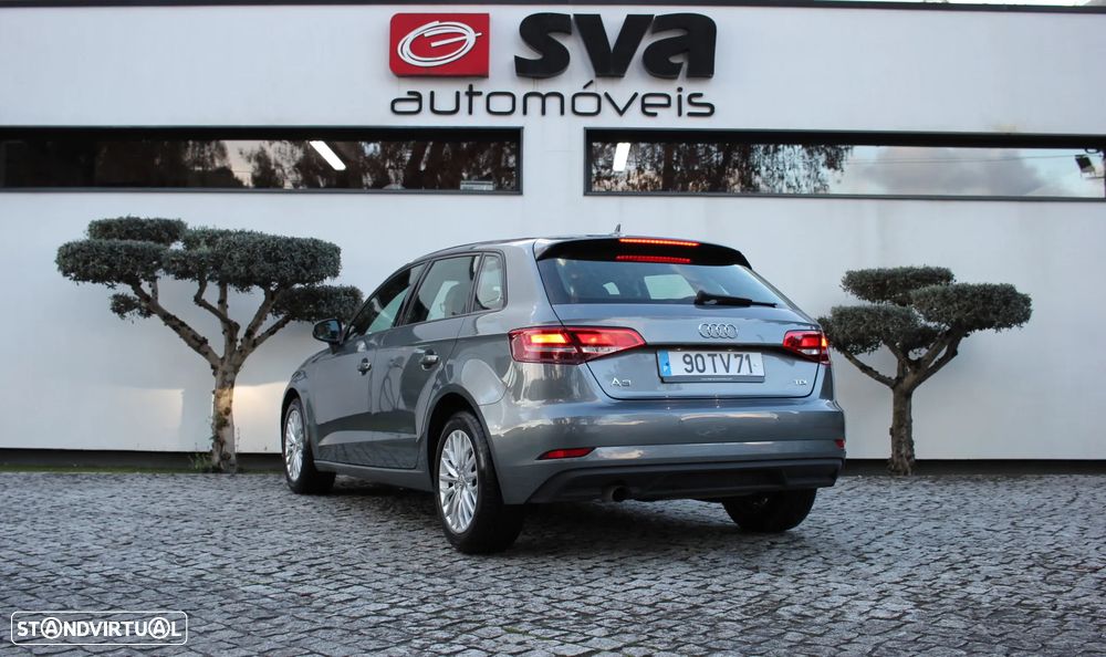 Audi A3 Sportback 1.6 TDI Design - 6