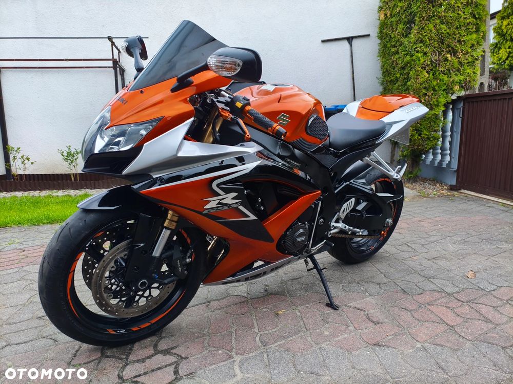 Suzuki GSX-R - 6