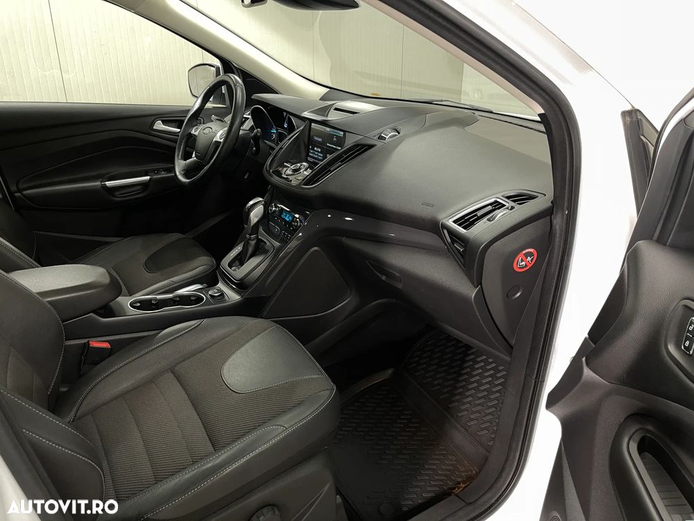 Ford Kuga 2.0 TDCi 4WD Powershift Titanium - 11