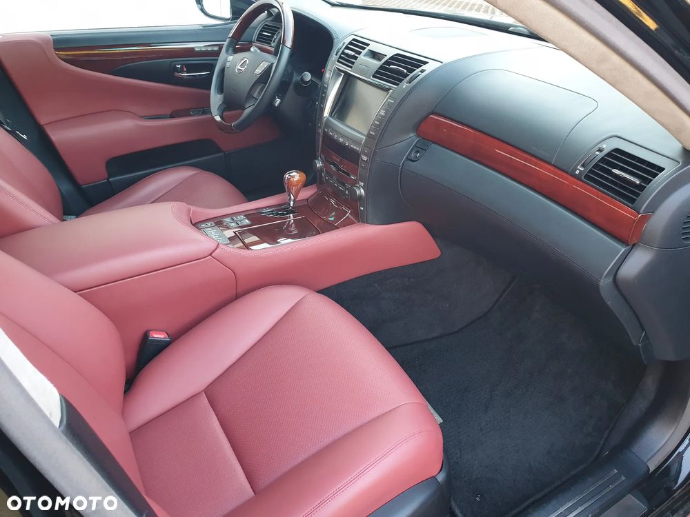 Lexus LS - 26
