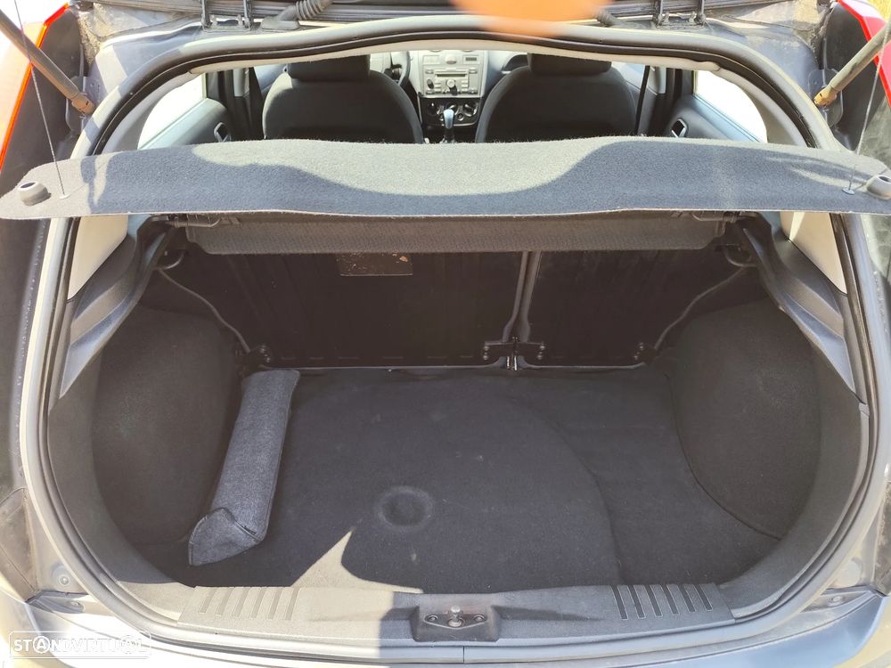 Ford Fiesta 1.4 TDCI Ambiente - 12