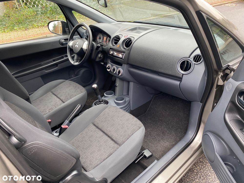 Mitsubishi Colt 1.1 - 14