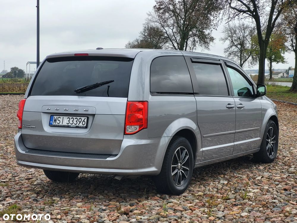 Dodge Grand Caravan - 5