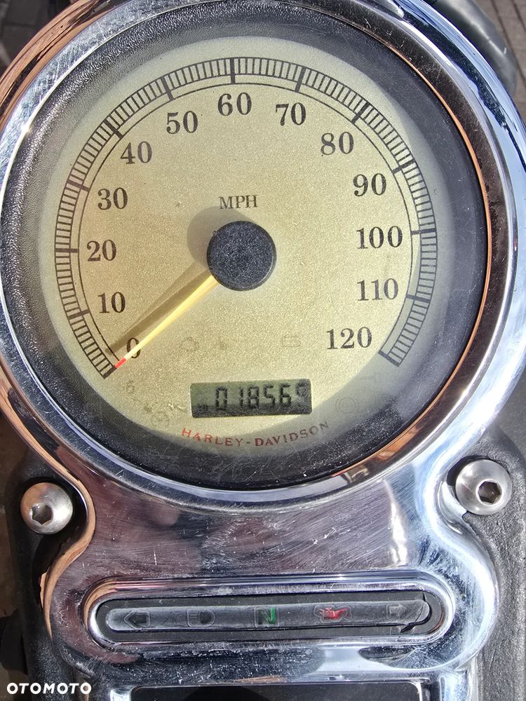 Harley-Davidson Dyna Fat Bob - 13