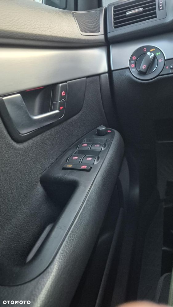 Audi A4 Limousine 2.0 TDI Quattro - 12