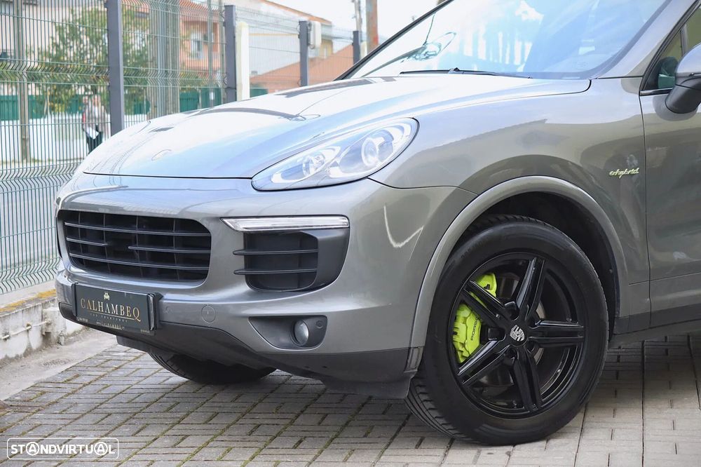 Porsche Cayenne S E-Hybrid - 3
