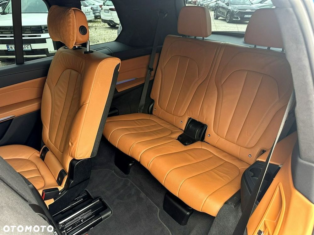 BMW X7 M50i sport - 21