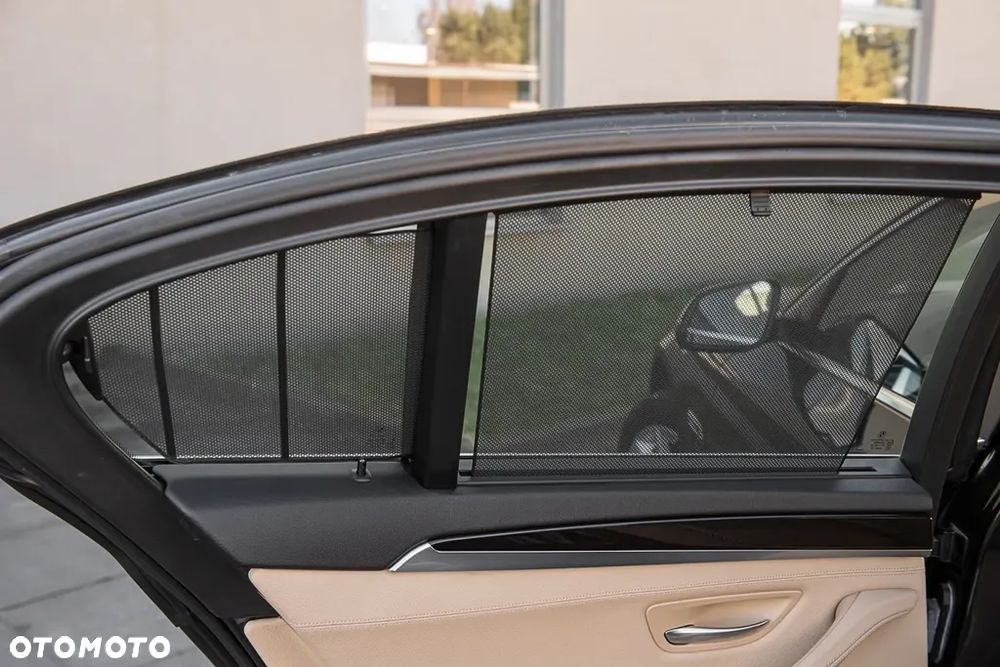 BMW Seria 5 525d Sport-Aut Luxury Line - 28