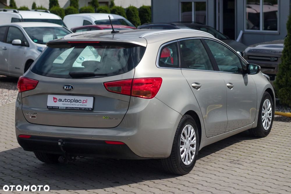 Kia Ceed 1.6 GDI Dream Team Edition - 6