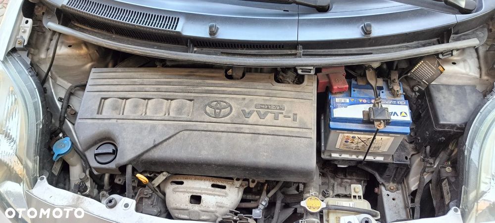 Toyota Yaris 1.33 2010 - 12