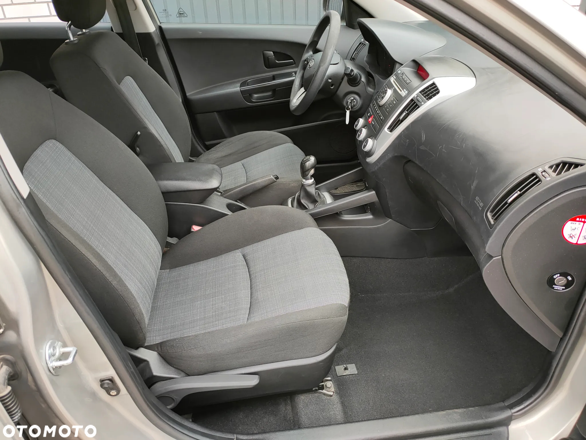 Kia Ceed 1.4 CVVT Attract - 16